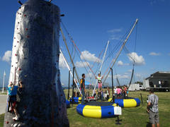 ROCKWALLS/ROBOTS/BUNGEE TRAMPOLINE ROCKWALLS/ROBOTS/BUNGEE TRAMPOLINE